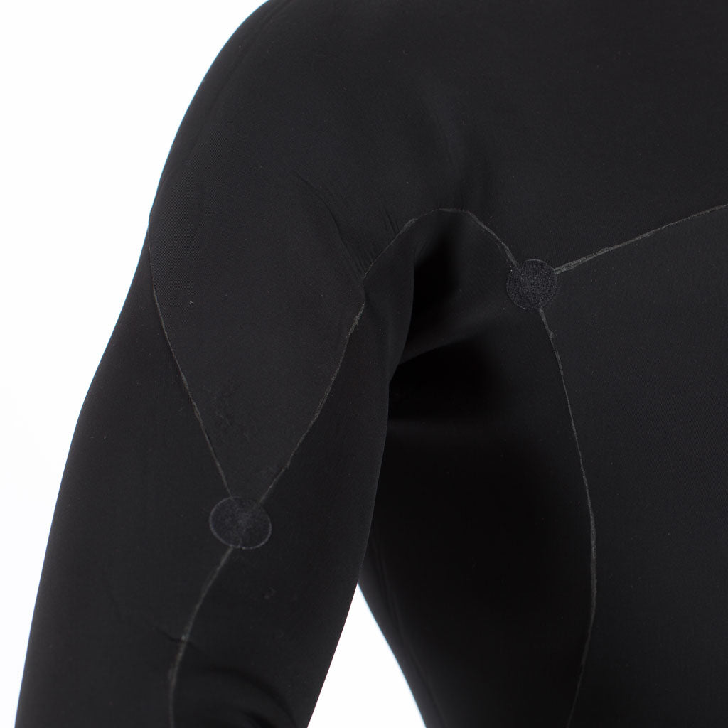 りくポニー Backzip 4mm3 – FERAL Wetsuits